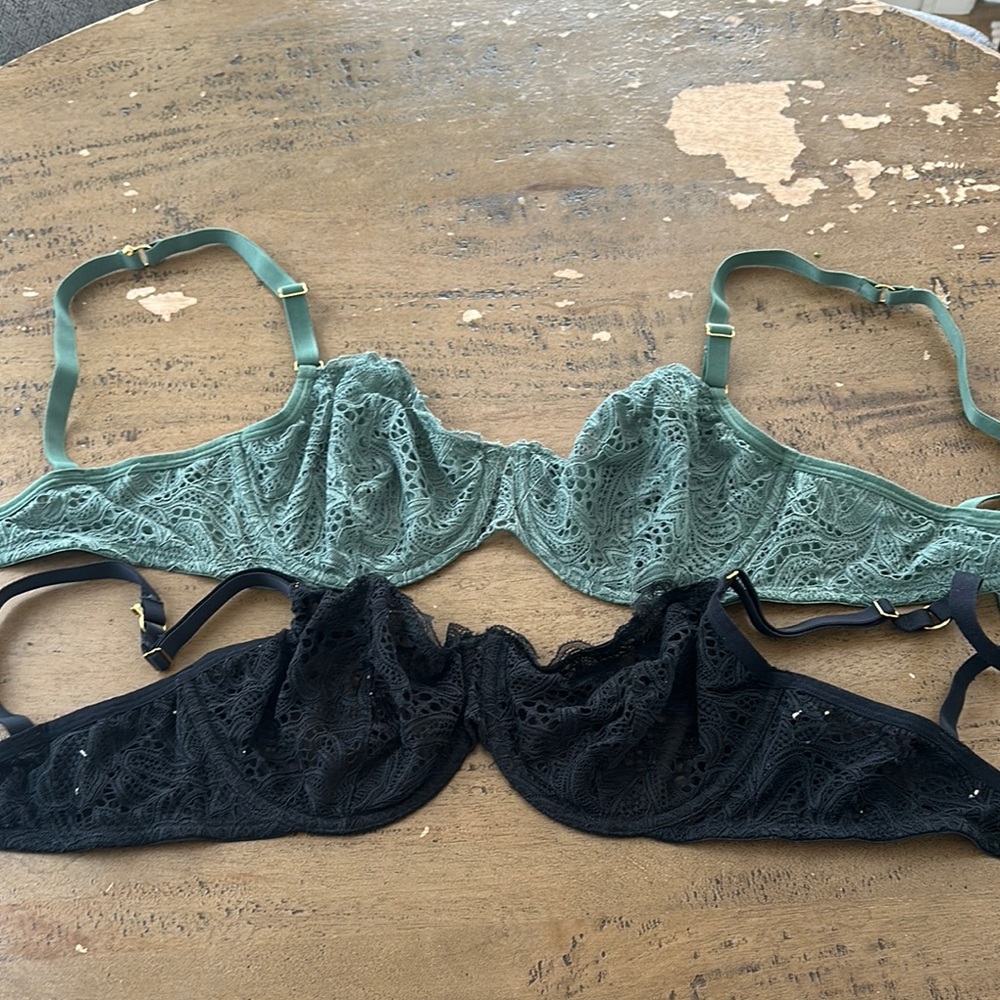 Lively Lace Underwire Bra Set - Green and Black